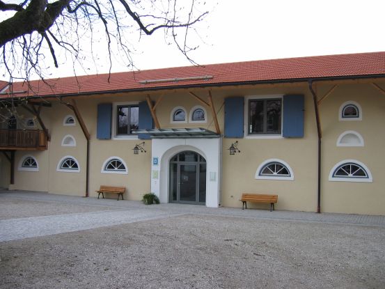 Schloßnebengebäude Gemeinde Grabenstätt, © Gemeinde Grabenstätt Schloßnebengebäude Gemeinde Grabenstätt, © Gemeinde Grabenstätt